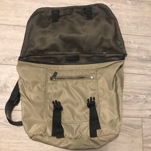 Unisex Lacoste Messenger Bag - Picture 3 of 6